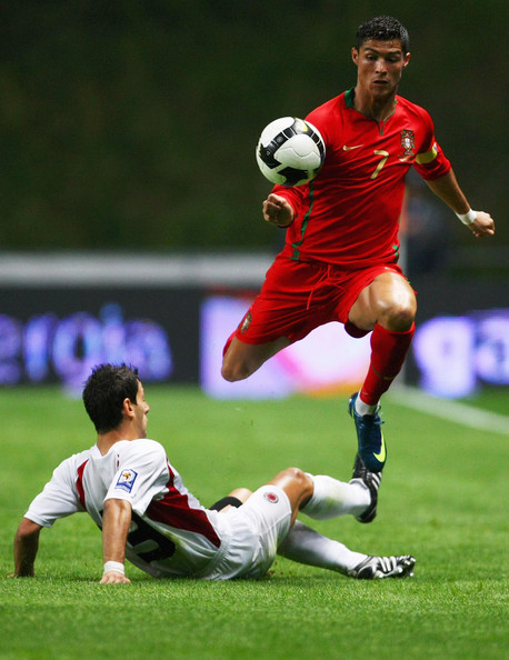 Portable Sun Shade Keeps World Cup Players Cool